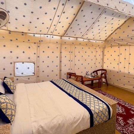 ג'איסלמר Ozaki Desert Camp & Resort מראה חיצוני תמונה