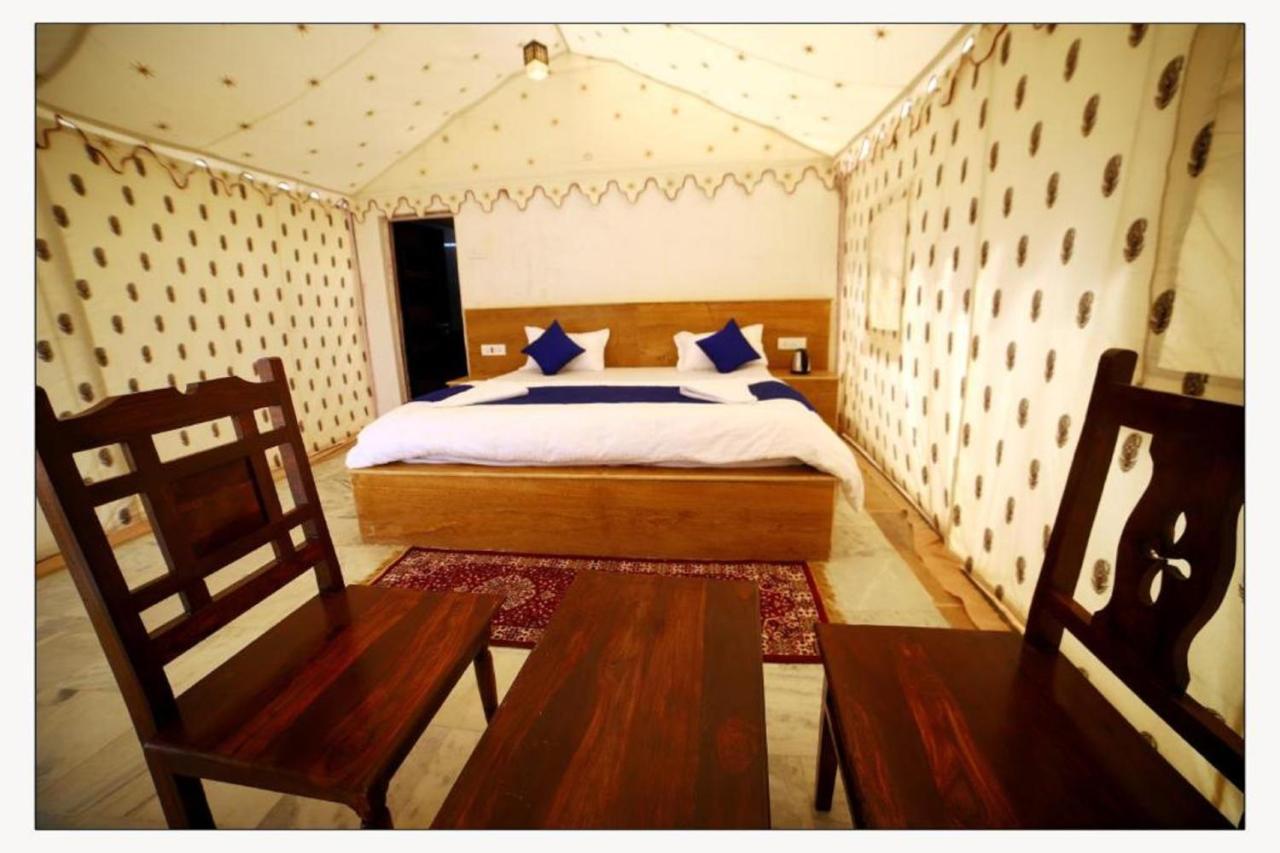 ג'איסלמר Ozaki Desert Camp & Resort מראה חיצוני תמונה